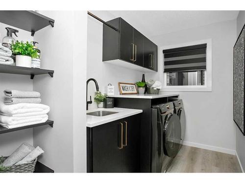 17 Memorial Parkway, Rural Red Deer County, AB - Indoor Photo Showing Laundry Room