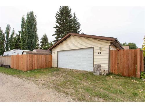 69 Rutherford Drive, Red Deer, AB 