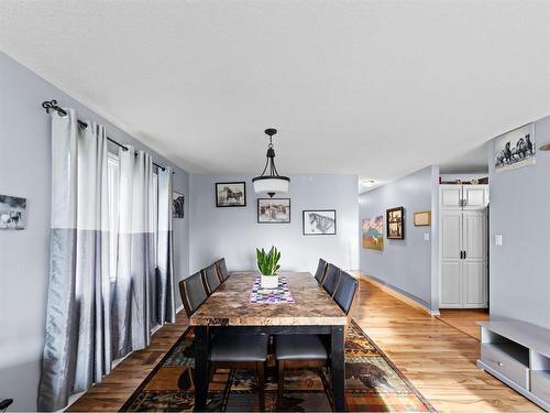 4816 49 Street, Lougheed, AB - Indoor Photo Showing Dining Room