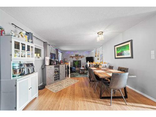 4816 49 Street, Lougheed, AB - Indoor Photo Showing Dining Room