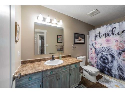 4816 49 Street, Lougheed, AB - Indoor Photo Showing Bathroom