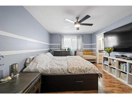 4816 49 Street, Lougheed, AB - Indoor Photo Showing Bedroom