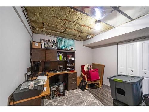 4816 49 Street, Lougheed, AB - Indoor Photo Showing Other Room