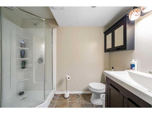 4816 49 Street, Lougheed, AB - Indoor Photo Showing Bathroom