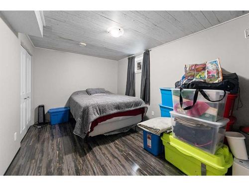 4816 49 Street, Lougheed, AB - Indoor Photo Showing Bedroom