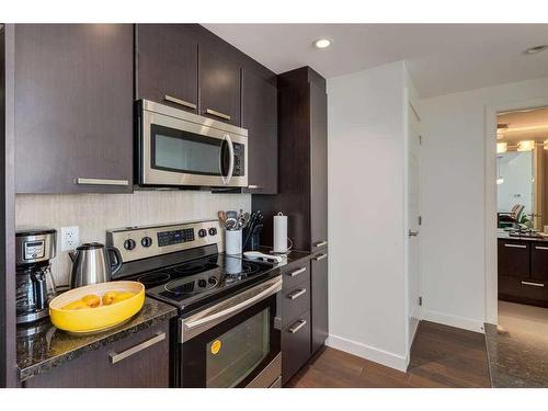 1704-225 11 Avenue Se, Calgary, AB - Indoor Photo Showing Kitchen With Stainless Steel Kitchen