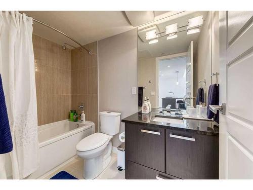 1704-225 11 Avenue Se, Calgary, AB - Indoor Photo Showing Bathroom