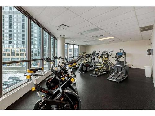 1704-225 11 Avenue Se, Calgary, AB - Indoor Photo Showing Gym Room