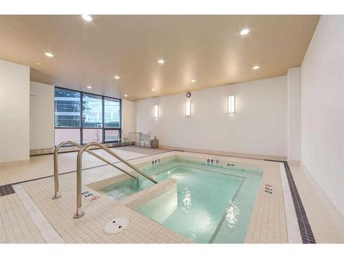 1704-225 11 Avenue Se, Calgary, AB - Indoor Photo Showing Other Room With In Ground Pool