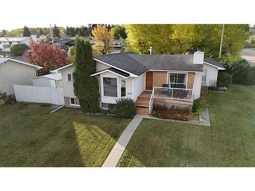 5239 48 Avenue, Sylvan Lake, AB - Outdoor