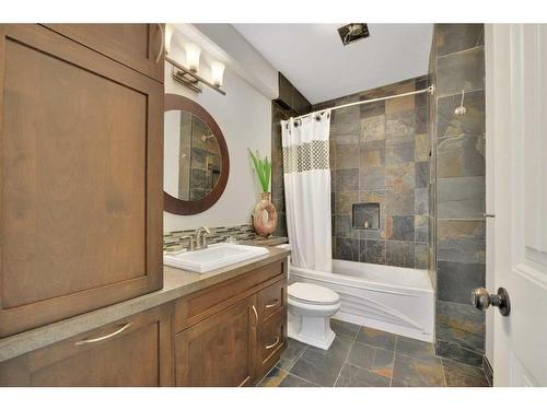 19 Oberg Court, Red Deer, AB - Indoor Photo Showing Bathroom