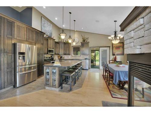 19 Oberg Court, Red Deer, AB - Indoor Photo Showing Kitchen With Stainless Steel Kitchen With Upgraded Kitchen