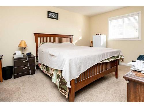 2 Mackenzie Crescent, Lacombe, AB - Indoor Photo Showing Bedroom