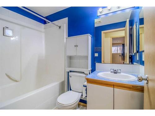 37-103 Addington Drive, Red Deer, AB - Indoor Photo Showing Bathroom