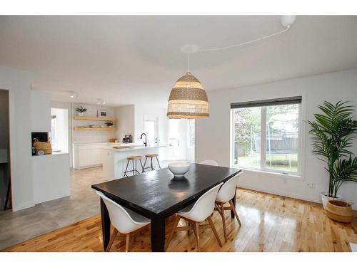 15 Pritchard Close, Sylvan Lake, AB - Indoor Photo Showing Dining Room