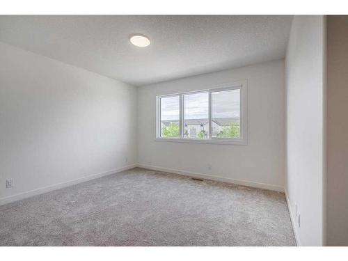 10 C Evergreen Way, Red Deer, AB - Indoor Photo Showing Other Room