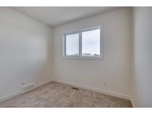 10 C Evergreen Way, Red Deer, AB - Indoor Photo Showing Other Room