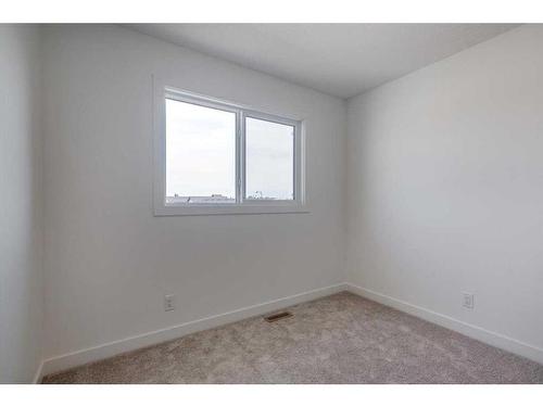 10 C Evergreen Way, Red Deer, AB - Indoor Photo Showing Other Room