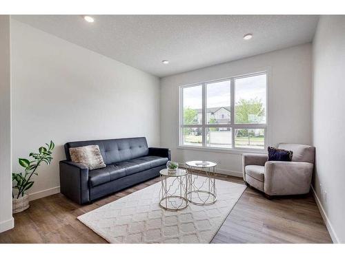 10 C Evergreen Way, Red Deer, AB - Indoor Photo Showing Living Room