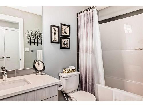 51 Ellington Crescent, Red Deer, AB - Indoor Photo Showing Bathroom