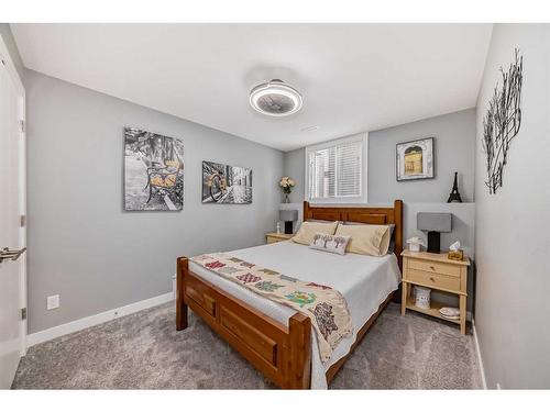 51 Ellington Crescent, Red Deer, AB - Indoor Photo Showing Bedroom