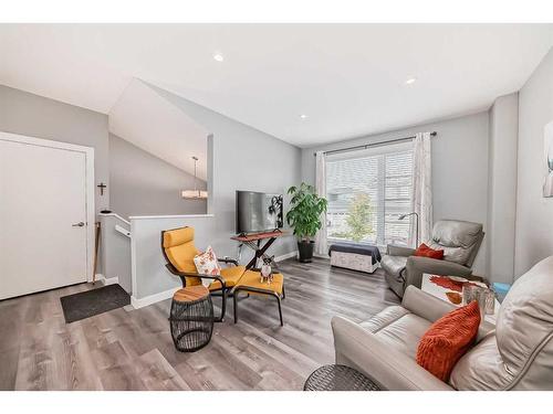 51 Ellington Crescent, Red Deer, AB - Indoor Photo Showing Living Room