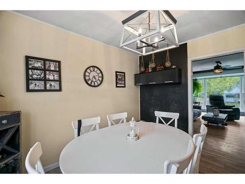 5003 47 Avenue, Forestburg, AB - Indoor Photo Showing Dining Room