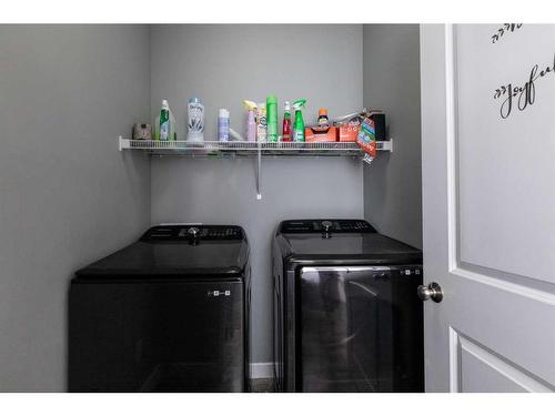 4926 Fox Drive, Clive, AB - Indoor Photo Showing Laundry Room