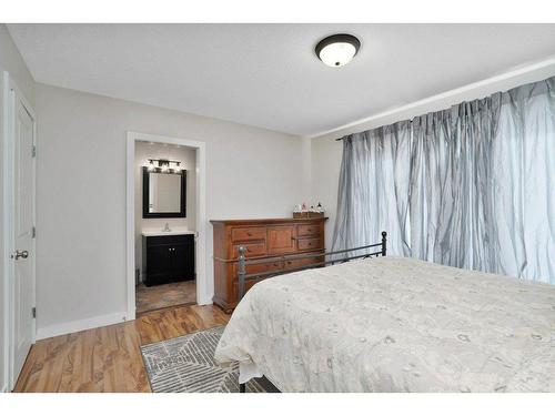 123 Herder Drive, Sylvan Lake, AB - Indoor Photo Showing Bedroom