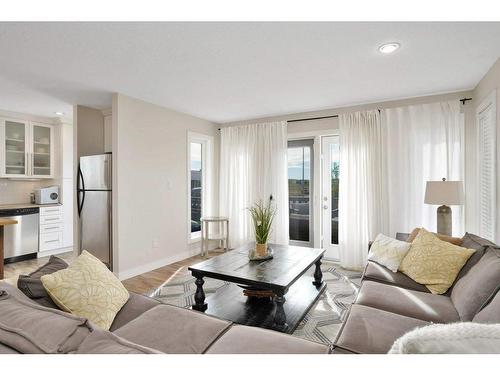 123 Herder Drive, Sylvan Lake, AB - Indoor Photo Showing Living Room