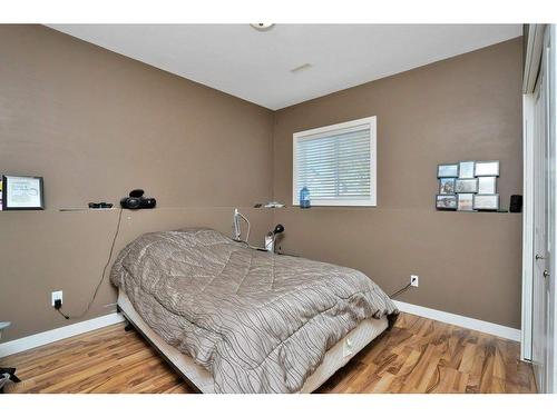 123 Herder Drive, Sylvan Lake, AB - Indoor Photo Showing Bedroom