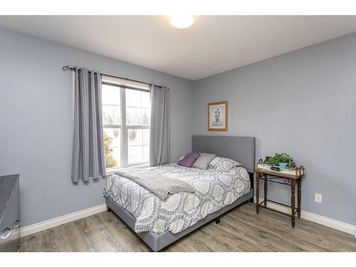 73-27121 Township Road 402, Rural Lacombe County, AB - Indoor Photo Showing Bedroom