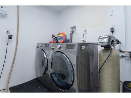 232-28128 Township Road 412, Rural Lacombe County, AB - Indoor Photo Showing Laundry Room