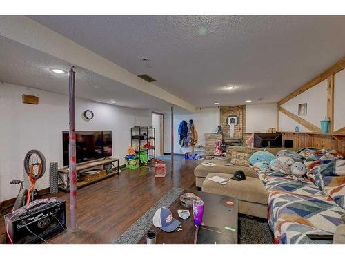 5451 76 Street, Red Deer, AB - Indoor Photo Showing Other Room