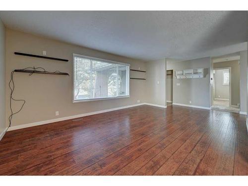 5451 76 Street, Red Deer, AB - Indoor Photo Showing Other Room