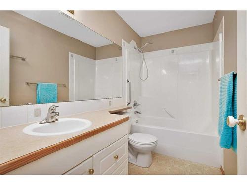 113 Lampard Crescent, Red Deer, AB - Indoor Photo Showing Bathroom