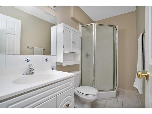 113 Lampard Crescent, Red Deer, AB - Indoor Photo Showing Bathroom