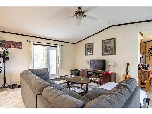 402010 Range Road 5-5, Rural Clearwater County, AB - Indoor Photo Showing Living Room