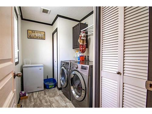 402010 Range Road 5-5, Rural Clearwater County, AB - Indoor Photo Showing Laundry Room