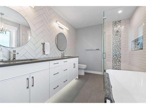 1 Toal Close, Red Deer, AB - Indoor Photo Showing Bathroom