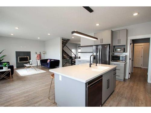 33 Larratt Close, Red Deer, AB - Indoor Photo Showing Kitchen With Upgraded Kitchen