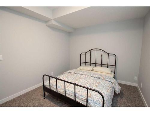 33 Larratt Close, Red Deer, AB - Indoor Photo Showing Bedroom