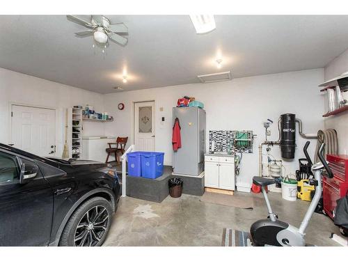 12 Pickwick Lane, Lacombe, AB - Indoor Photo Showing Garage