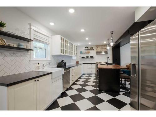 5244 38 Street Crescent, Innisfail, AB - Indoor Photo Showing Kitchen