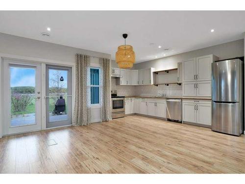 40114 Range Road 28-3, Rural Lacombe County, AB - Indoor Photo Showing Kitchen With Upgraded Kitchen