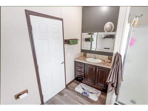 445057 Range Road 33, Rural Ponoka County, AB - Indoor Photo Showing Bathroom