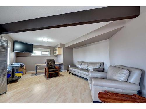 76 Burris Pointe, Lacombe, AB - Indoor