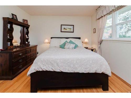 4529 35 Street Crescent, Red Deer, AB - Indoor Photo Showing Bedroom