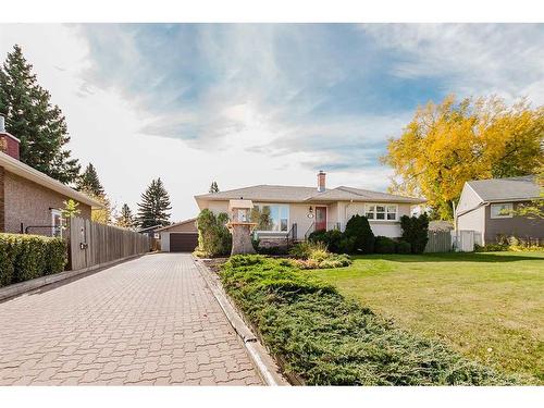 4529 35 Street Crescent, Red Deer, AB - Outdoor