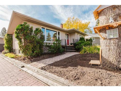 4529 35 Street Crescent, Red Deer, AB - Outdoor